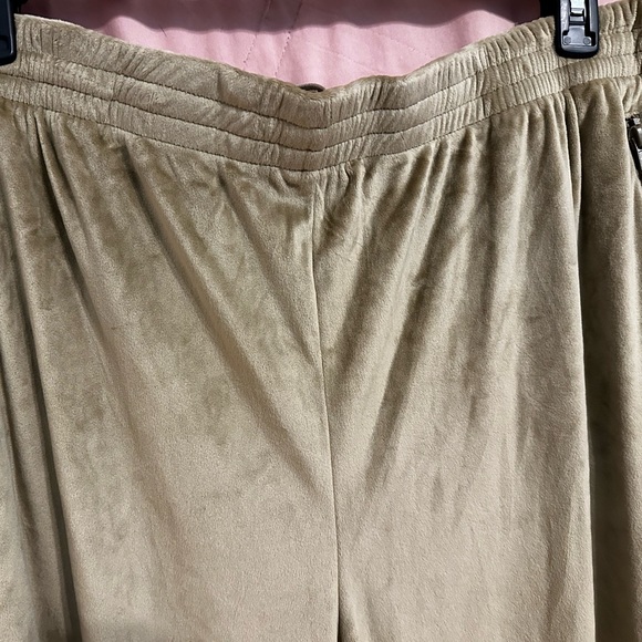 NWT SKIMS Velour Track Pants - Picture 2 of 3